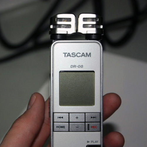 Tascam DR-08 便攜式數(shù)字錄音機