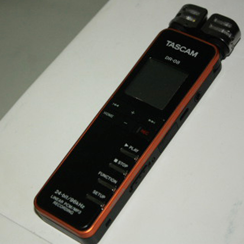 Tascam DR-08 便攜式數(shù)字錄音機