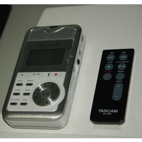 Tascam DR-2d(黑，白兩款) 數(shù)字隨身錄音機