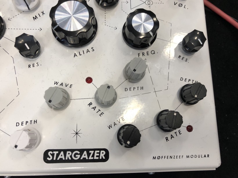 Superbooth 18 展會：Moffenzeef STARGAZER 桌面級波表合成器第一時間上手