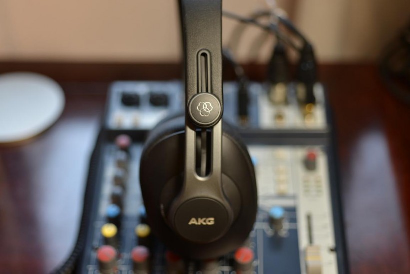 新生代的別樣情懷——AKG K371 頭戴式耳機(jī)開箱評(píng)測